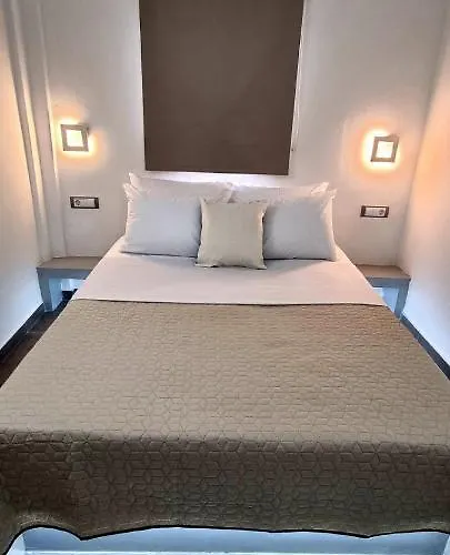 Ether Holiday home Perivolos (Santorini)